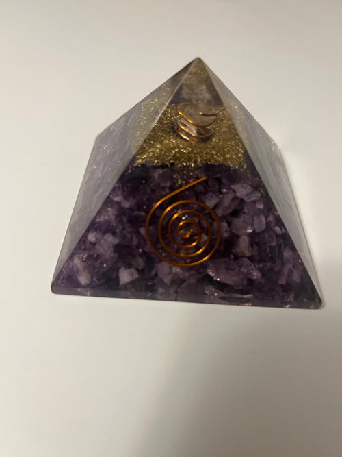Pirámide de Orgonita con Amatista – Equilibrio y Protección